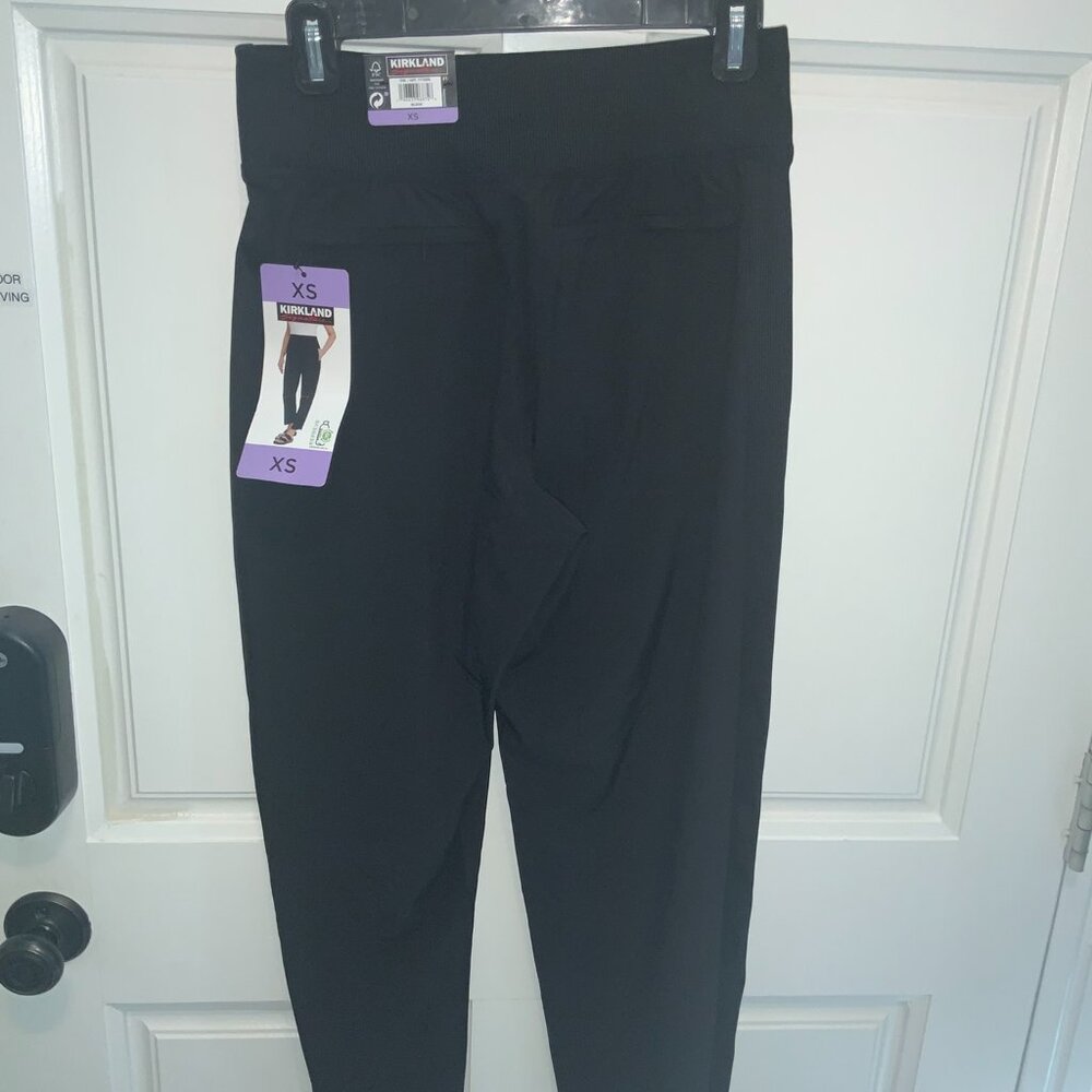 Capri Pants - Picture 3 of 3